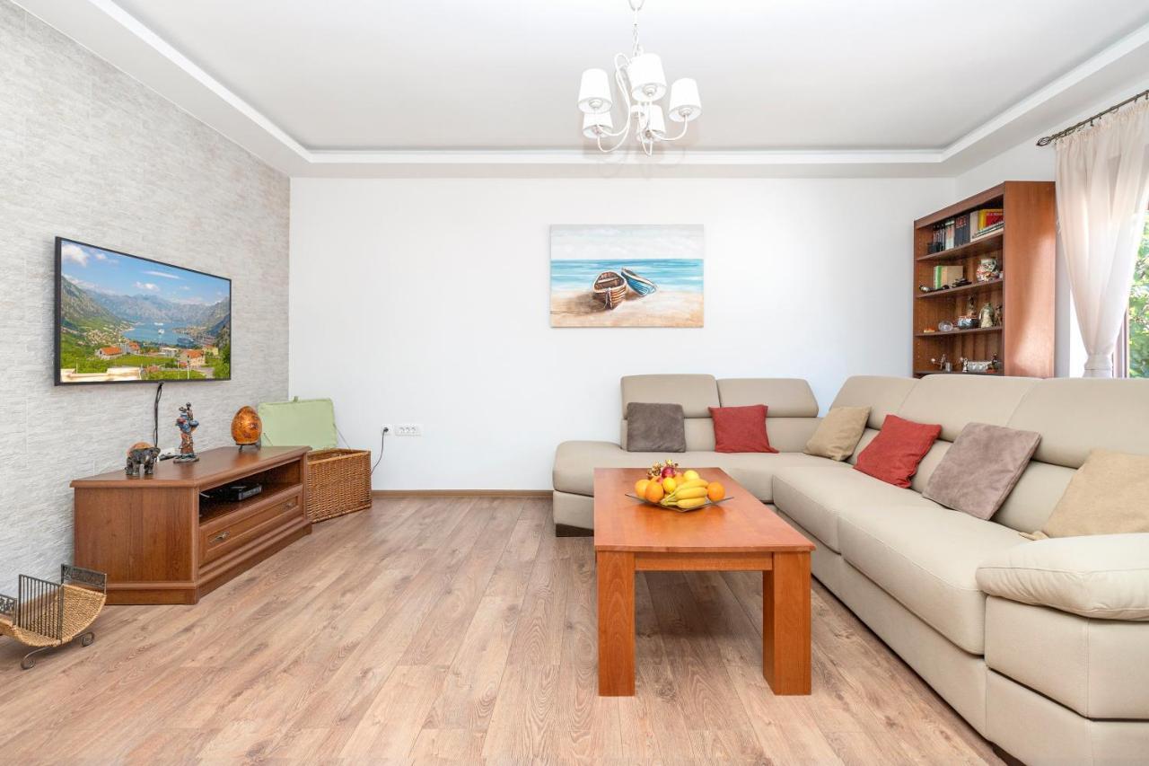 Seafoam Apartment Kotor Buitenkant foto